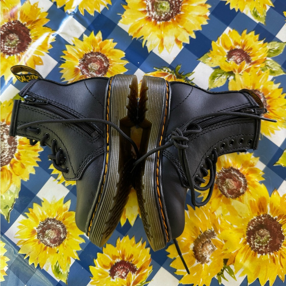 Doc Martens Toddler Leather Boots - Picture 2 of 7